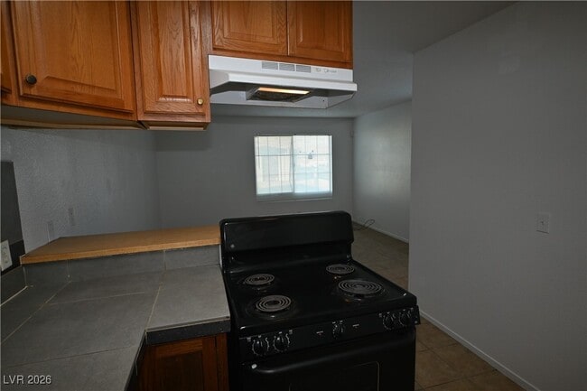 Foto del edificio - 2334 N Lamb Blvd