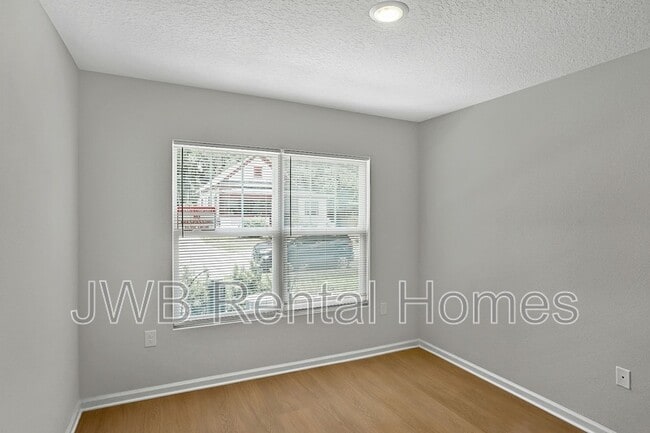 Building Photo - 1332 Steele St