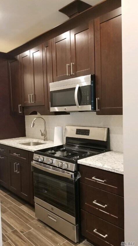 Foto principal - 114-40 Rockaway Blvd
