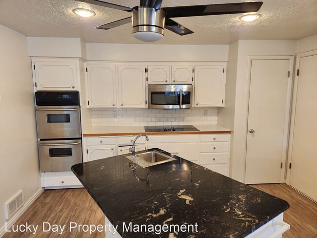 Foto del edificio - 2 br, 2 bath House - 1915 Brock