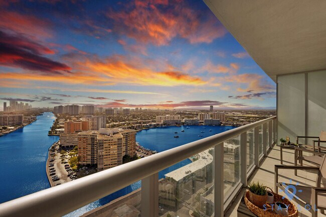 Building Photo - 2602 E Hallandale Beach Blvd