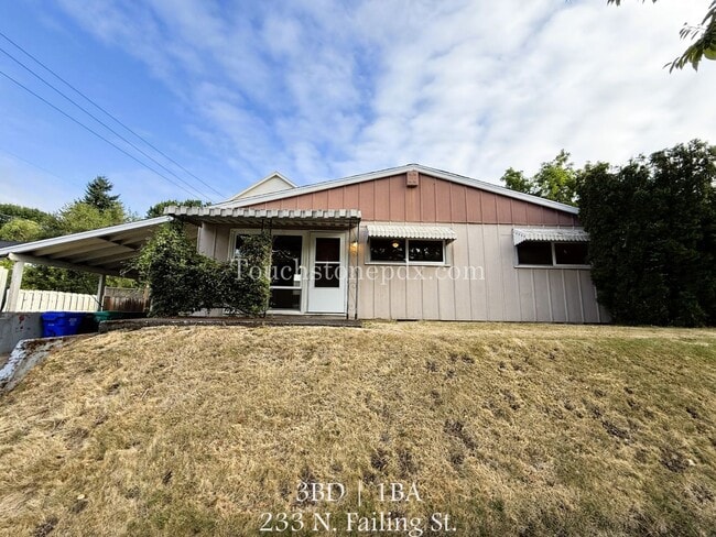 Charming 3-Bedroom Gem with Hardwood Floor... - Charming 3-Bedroom Gem with Hardwood Floor... House