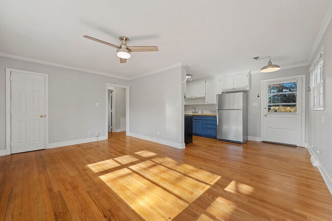 Foto del edificio - Cozy 3 BR Ranch with Huge Fenced In Backyard!