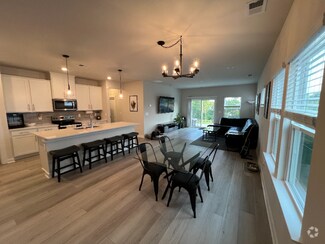 Building Photo - 4256 Skyridge Dr