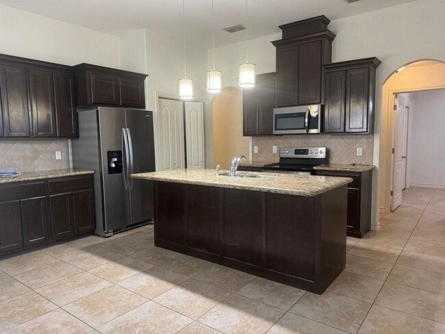 Foto del edificio - 212 Sandhill Oak