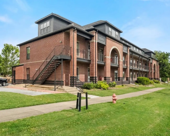 Building Photo - 1115 N Leverett Ave