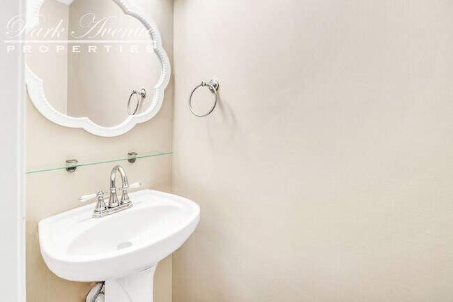 Foto del edificio - 13322 Sloe Way