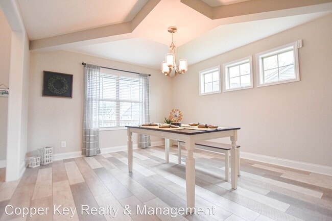Building Photo - 4 br, 2.5 bath House - 212 Eagles Talon Ct