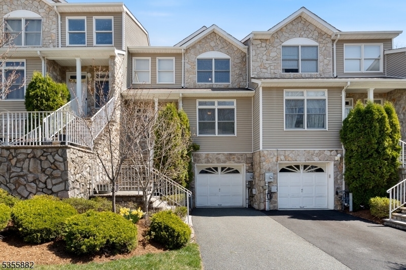 Foto principal - 57 Autumn Ridge Rd