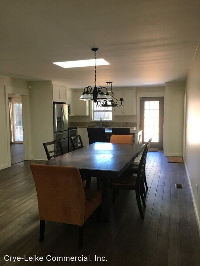 Building Photo - 2 br, 2 bath House - 2600 Crestwood Drive