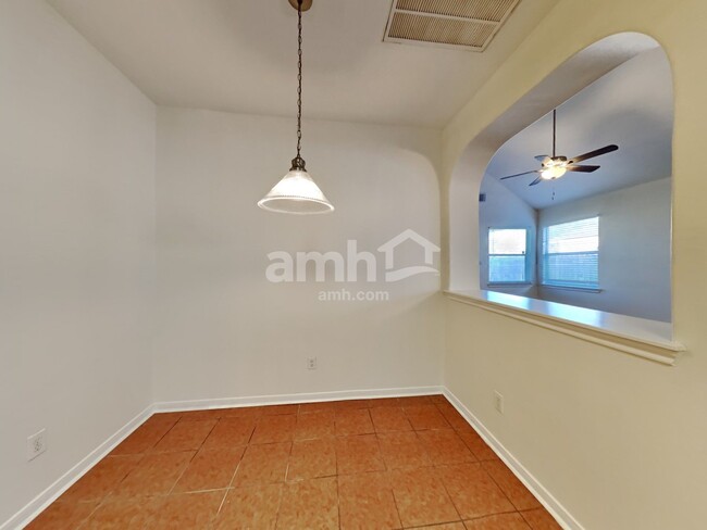 Foto del edificio - 9245 Clearwood Landing Blvd