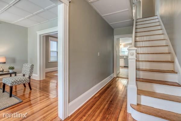 Foto del edificio - 4 br, 1.5 bath Townhome - 90 Linden St