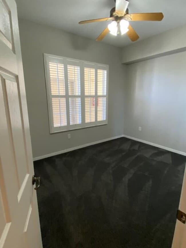 Foto del edificio - 3 Bedroom 2 Bathroom top floor condo at the Terraces of East Village.