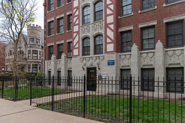 Building Photo - 2402 N Kedzie