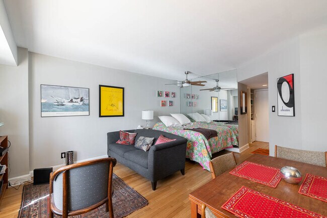 Foto del edificio - 1825 T St NW