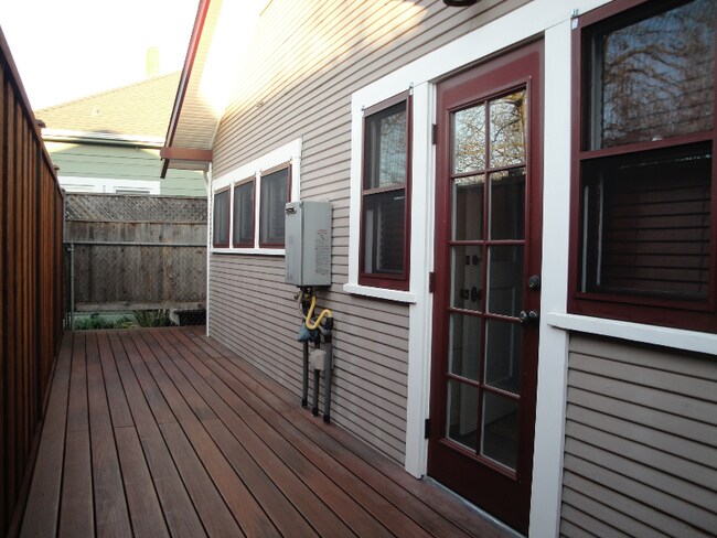 Foto del edificio - 346 Carrillo St