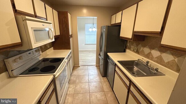 Foto del edificio - 7804 Guildberry Ct