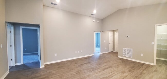 Building Photo - 4-bedroom Home in Villamar **MOVE-IN SPECIAL, 50% OFF 2ND MONTH***