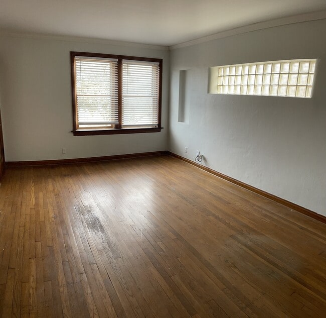 Building Photo - 4964 Fyler Ave