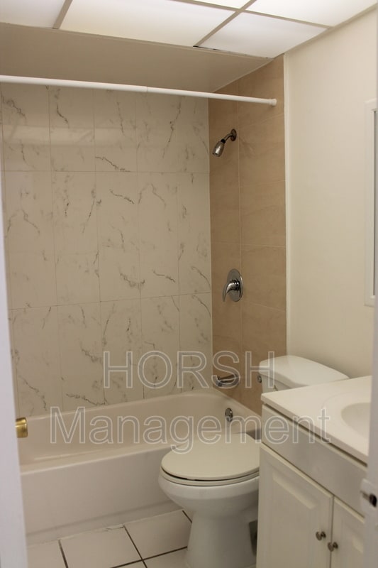 Building Photo - 7500 SW 59th Pl