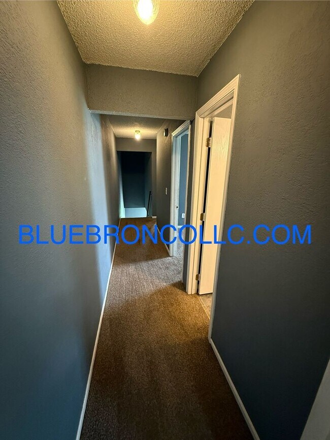 Foto del edificio - All the Space You Need – 3-Bedroom with Ga...