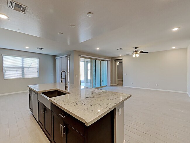 Building Photo - 40510 W Williams Way