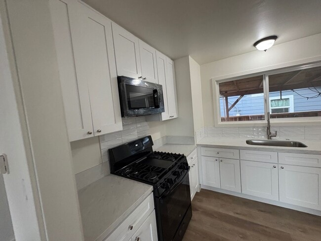 Building Photo - La Habra Duplex