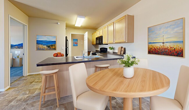 Building Photo - Lincoln Meadows