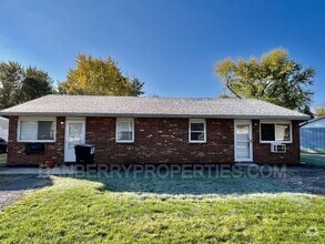 Building Photo - 905 Markle St