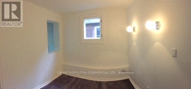 Building Photo - 856 Carlaw Ave