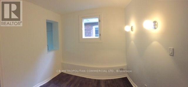 Photo du bâtiment - 856 Carlaw Ave