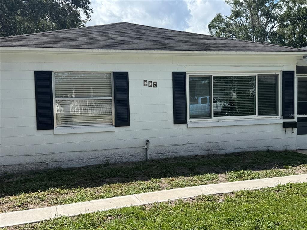 Primary Photo - 904 Golfview St