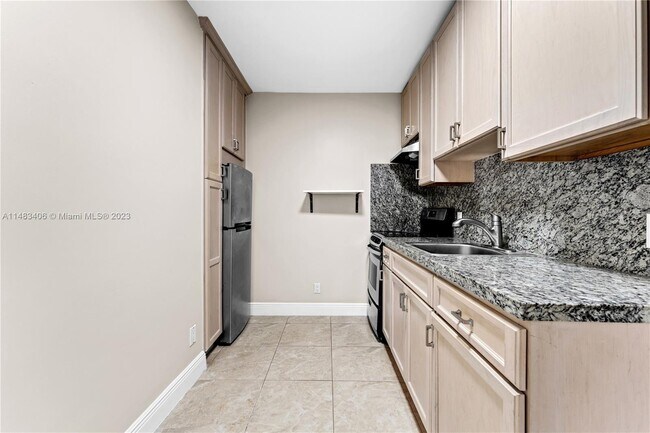 Foto del edificio - 157 Curtiss Pkwy