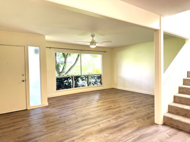 Building Photo - 3 bedroom/2.5 bath townhome at Yacht Club ...