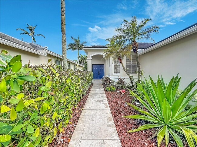Building Photo - 1556 Winterberry Ln