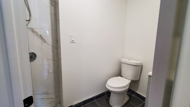 Foto del edificio - 1224 E 92nd St