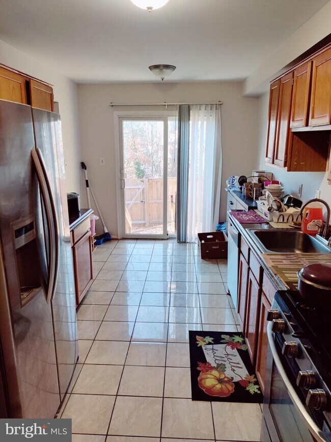 Building Photo - 9662 Eaton Woods Pl