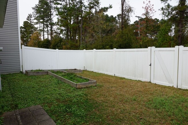 Building Photo - 3 Bedroom and 3 Full bathroom located The Village at the Glen within Carolina