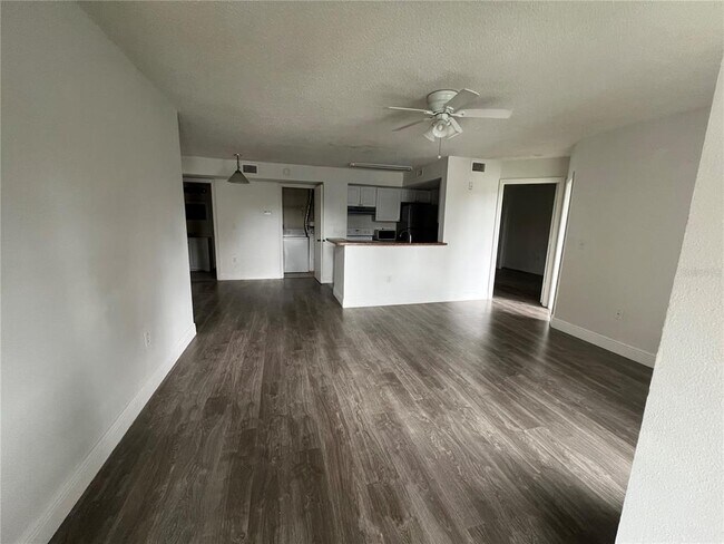 Foto del edificio - 405 Fountainhead Cir