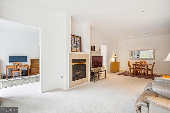 Building Photo - 6513 Grange Ln
