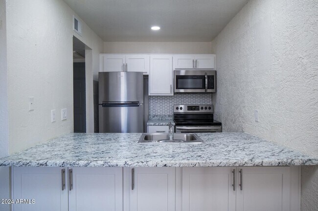 Building Photo - 4635 N 27th Ave