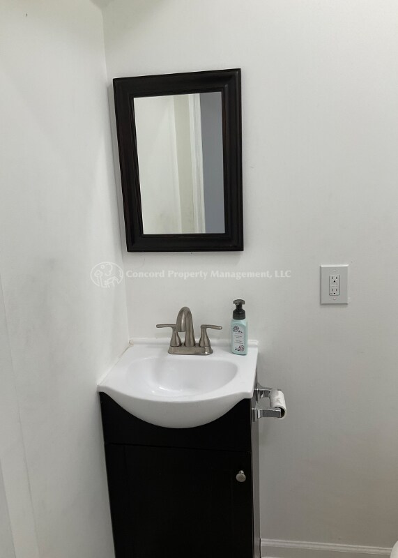 Foto del edificio - 1218 W Pratt St