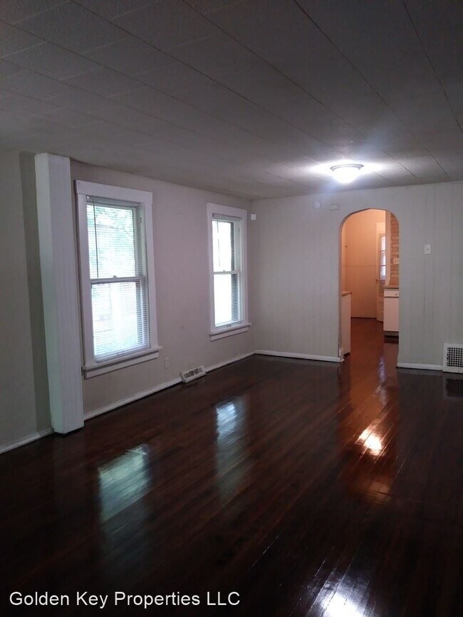 Building Photo - 3 br, 1 bath House - 5736 E 6th Ave