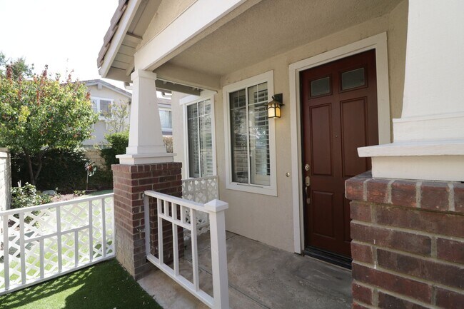 Foto del edificio - Townhome for Lease  in Valencia!