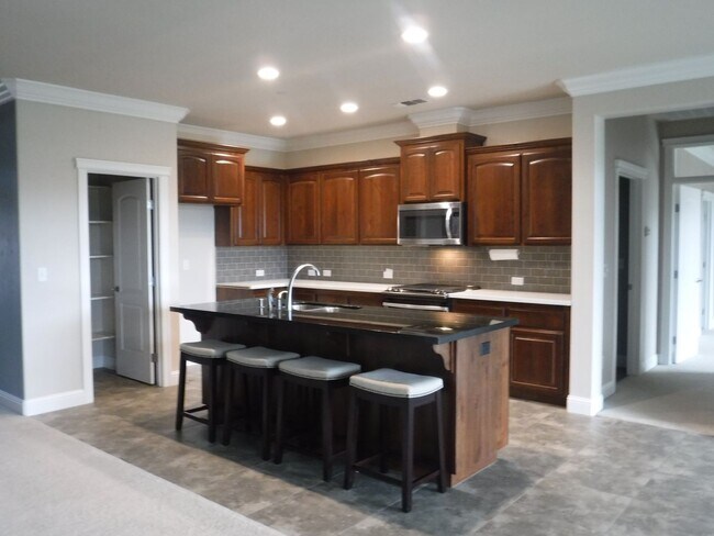 Foto del edificio - Lovely 4 Bedroom Home!