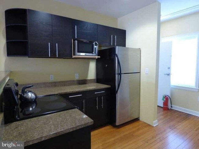 Foto del edificio - 218 W 9th St