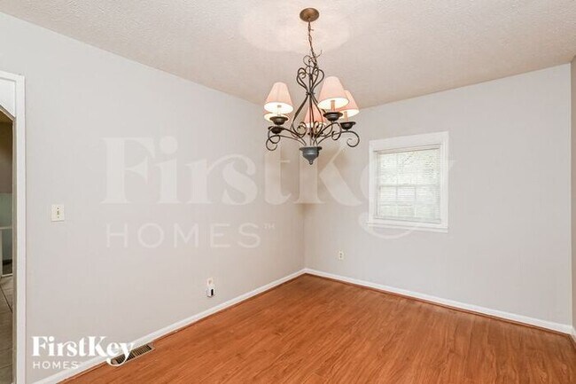 Foto del edificio - 6076 Cherokee Valley Ln