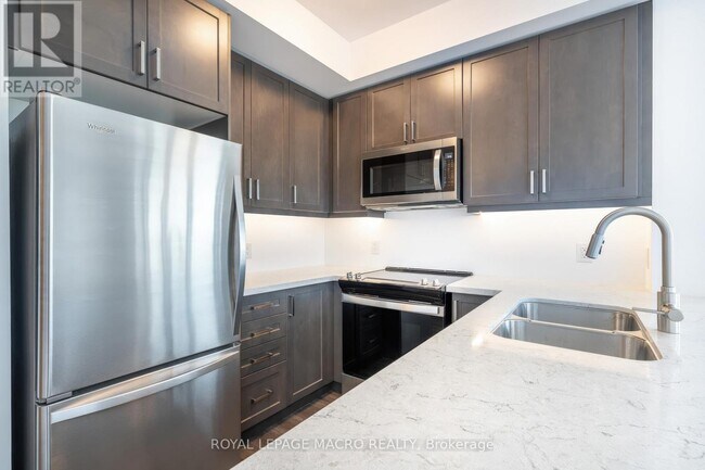 Photo du bâtiment - 450-450 Dundas St E