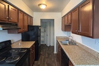 Building Photo - Riverbend Apartments