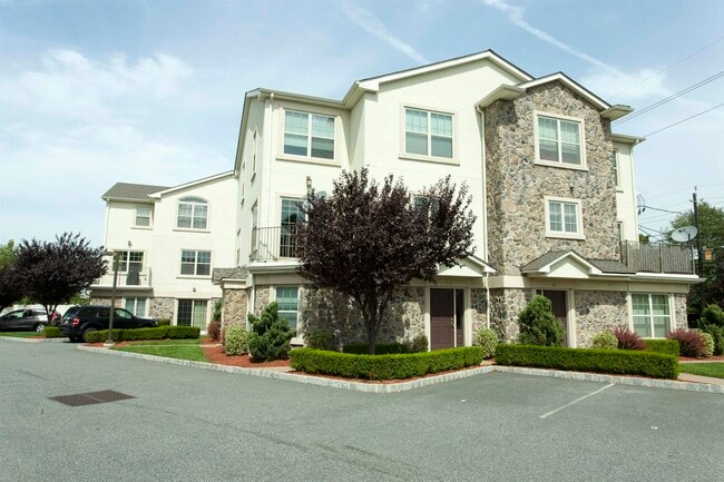 Building Photo - 1625 Paterson Plank Rd